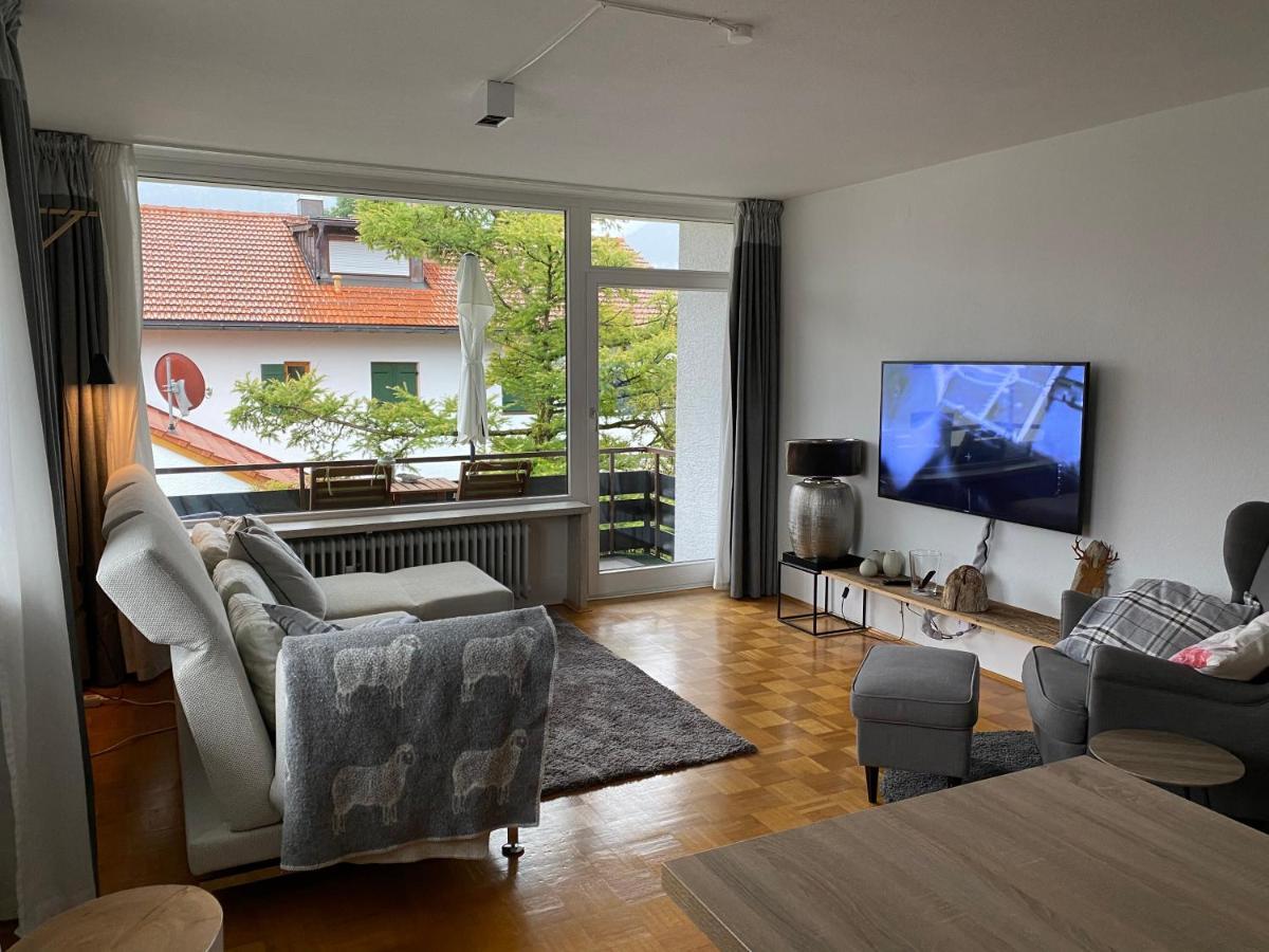 Ludwigslust - Ferienappartement Mit Bergblick Schwangau Exterior photo